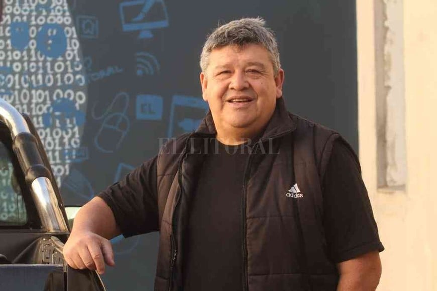 ELLITORAL_394811 | Mauricio Garín Ernesto Sosa. El presidente de Formadores FC, que además desarrolla con éxito tareas en Gimnasia de Ciudadela, fue quien ideó un festejo especial para los niños y niñas de la zona norte de la ciudad.