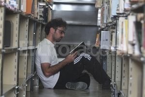 Archivo El Litoral / Mauricio Garín Más apretados. Los estudiantes universitarios deberán ajustar sus presupuestos mensuales para que la inflación no los deje sin carrera.