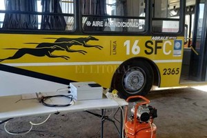 Gentileza Rápidez. El tiempo que demanda la desinfección de un colectivo urbano es de ocho minutos, para concentrar el ozono, más tres minutos para que se elimine el ozono residual.