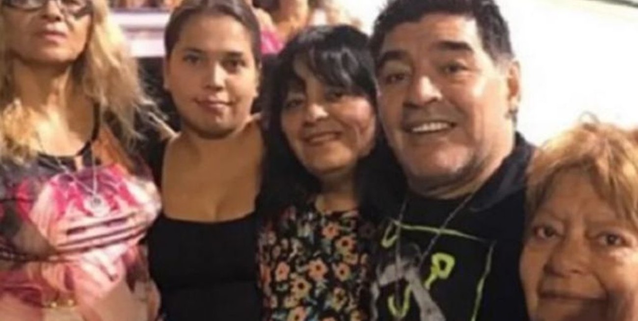 Las hermanas de Maradona acusaron a las hijas de solo tener interés en el dinero
