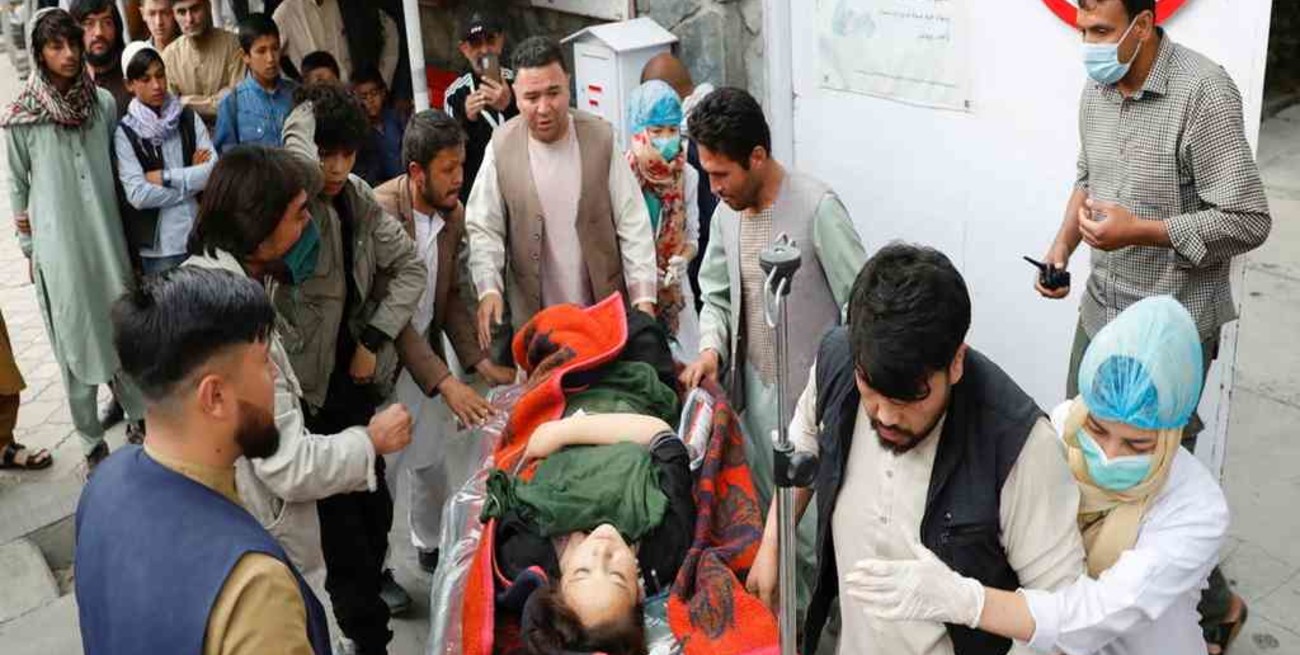 Al menos 40 muertos tras múltiples explosiones en una escuela en Kabul