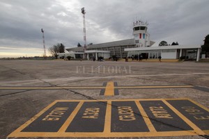 ELLITORAL_263800 |  Mauricio Garín. El plantel sabalero despegará desde el Aeropuerto Metropolitano Santa Fe.