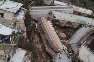 ELLITORAL_383787 |  Protección Civil de Jalisco Vuelco de un tren de 108 vagones en San Isidro Mazatepec, Jalisco.