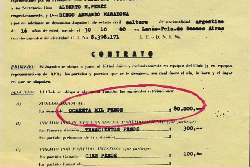 ELLITORAL_333379 |   Este es el primer contrato que celebró Diego Maradona con Argentinos Juniors. Para tener una referencia, un dólar de 1977 equivale a 4,42 dólares en 2020.