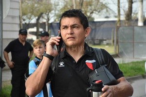 Manuel Alberto Fabatía El delantero nunca encontró el buen nivel que mostró hasta la final de la Copa Sudamericana. Ahora, desde Tucumán, aclara que cumplirá su contrato en Colón