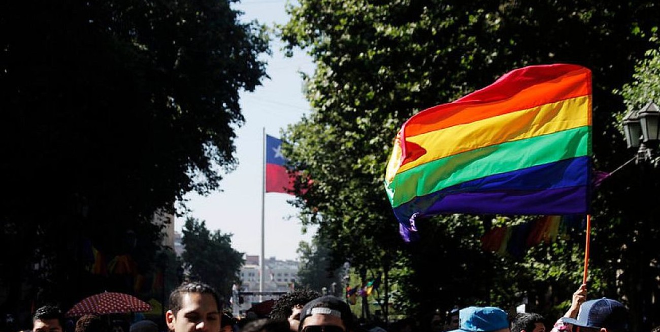 Media sanción para el matrimonio igualitario en Chile