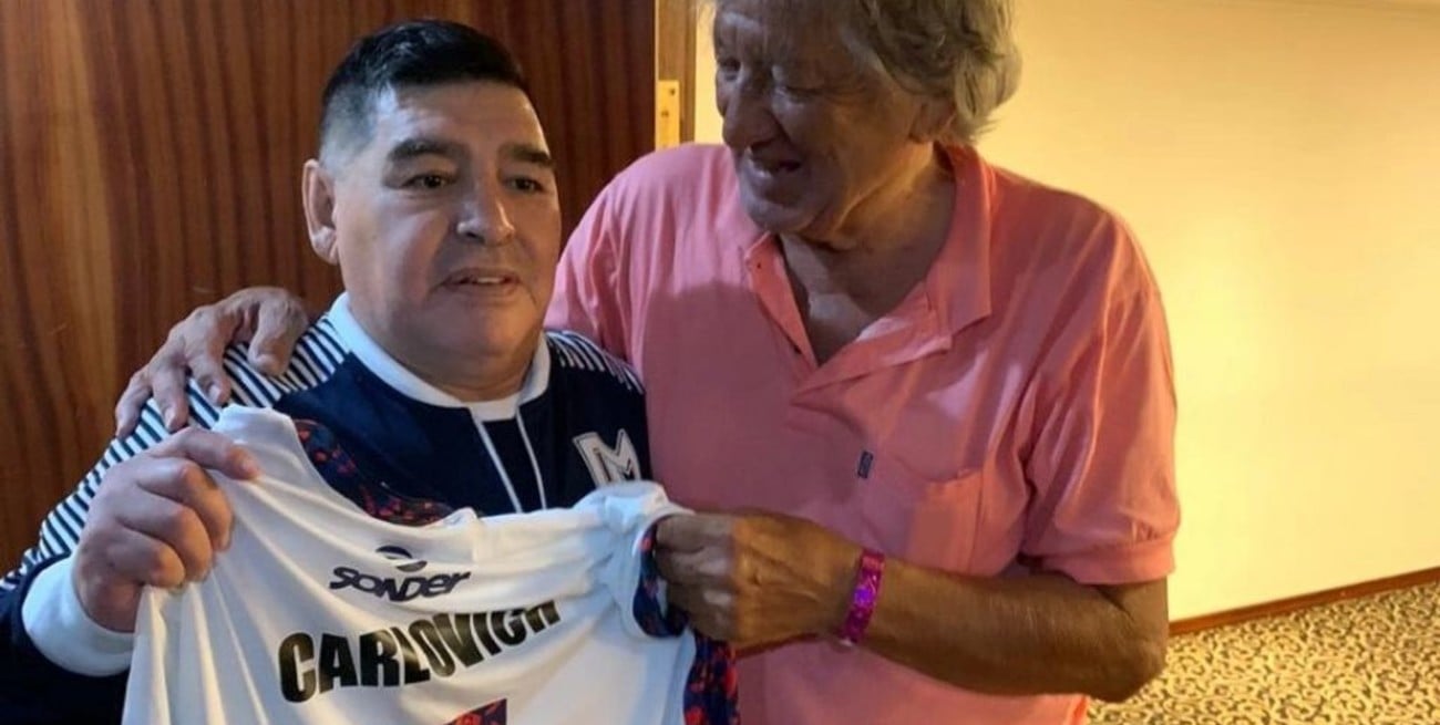 "Trinche" Carlovich: "Hubiera dado la vida por jugar 45 minutos con Maradona"