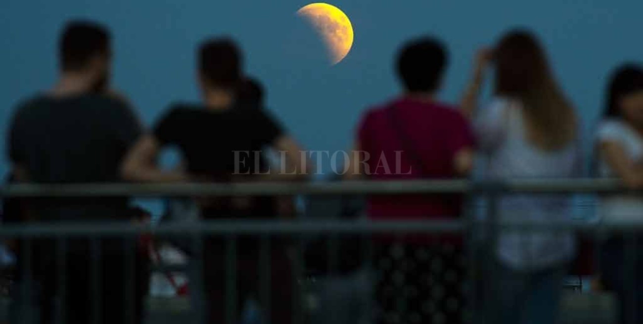 Code: 100 horas "astronómicas" a la espera del eclipse total de Luna