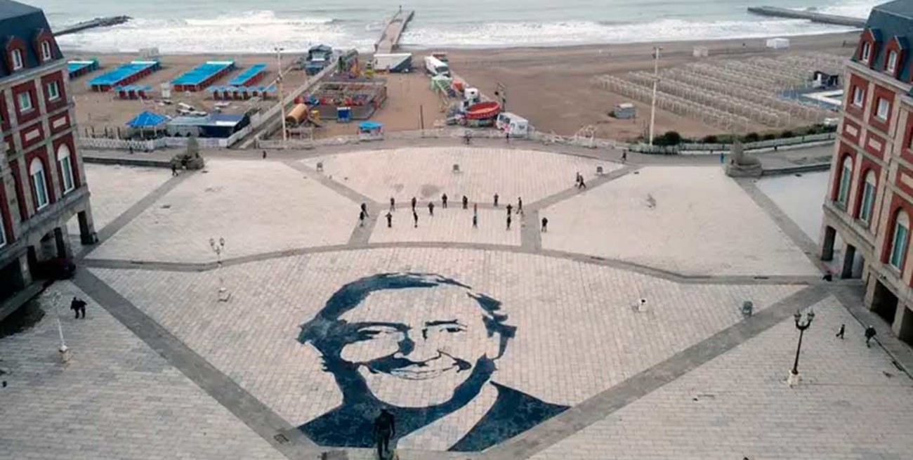 Polémica por una pintura de Néstor Kirchner en la Rambla de Mar del Plata