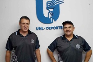 Gentileza UNL El coordinador adjunto del fútbol amateur de la UNL, Bruno Albornoz, junto al secretario técnico Javier Cancellieri.