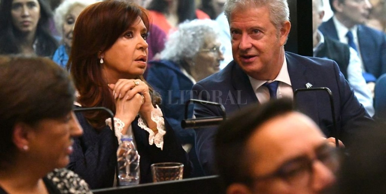 Autorizaron a Cristina Kirchner a no concurrir al juicio si tiene actividad en el Senado