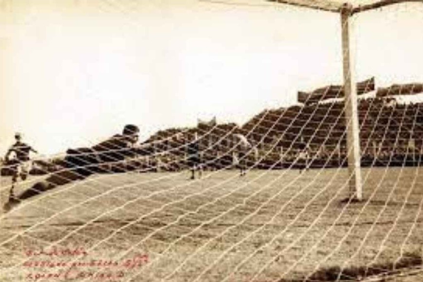 ELLITORAL_374940 |  Gentileza Momento del gol de Salomón Elías en el primer clásico santafesino disputado.