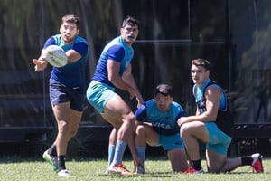ELLITORAL_342888 |  Gentileza UAR Santiago Alvarez, capitán del representativo argentino, abre juego en uno de los entrenamientos concretados en Ingeniero Maschwitz.