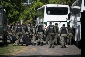 ELLITORAL_410671 |  Marcelo Manera La llegada de las fuerzas federales a Rosario, este jueves en horas del mediodía.