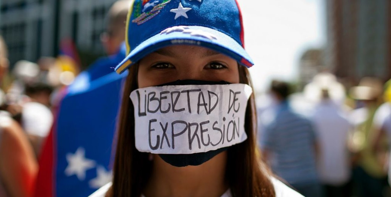 Maduro consolida la censura a los medios y bloquea portales de información