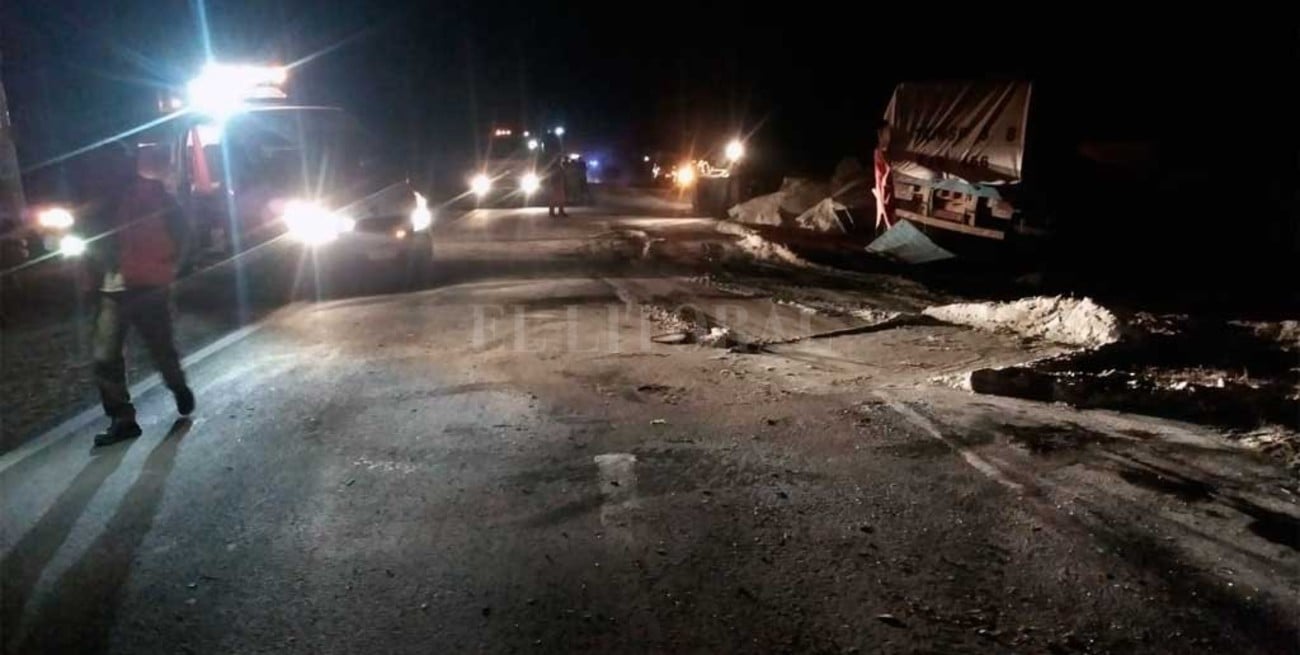 Múltiple choque de camiones en la Ruta Nacional 33