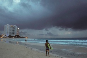 ELLITORAL_334002 |  AP La tormenta Zeta en su paso por Cancún