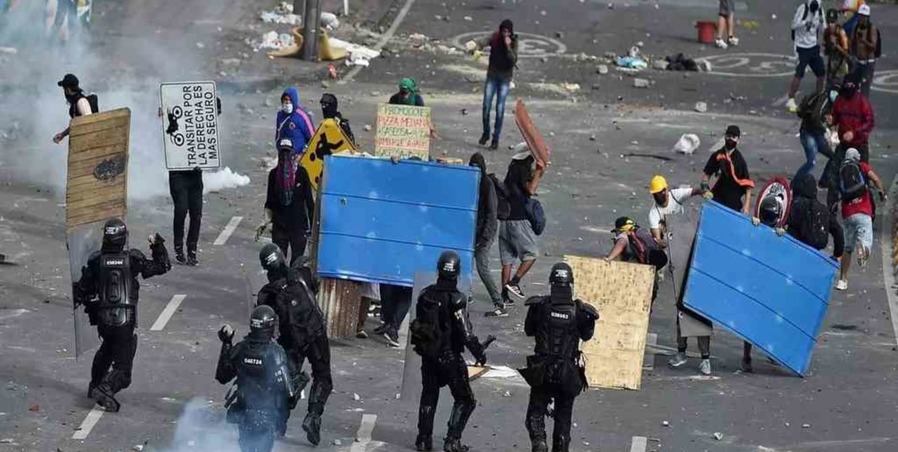 Continúan las protestas en Colombia y Duque ofrece recompensa para capturar a los promotores de los actos vandálicos