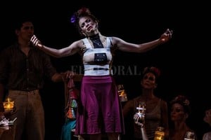 ELLITORAL_209124 |  Gentileza Vendaval Compañía de Danza La obra busca recrear el universo personal de Frida Kahlo, a través de un lenguaje simbólico y poético como el de la danza.