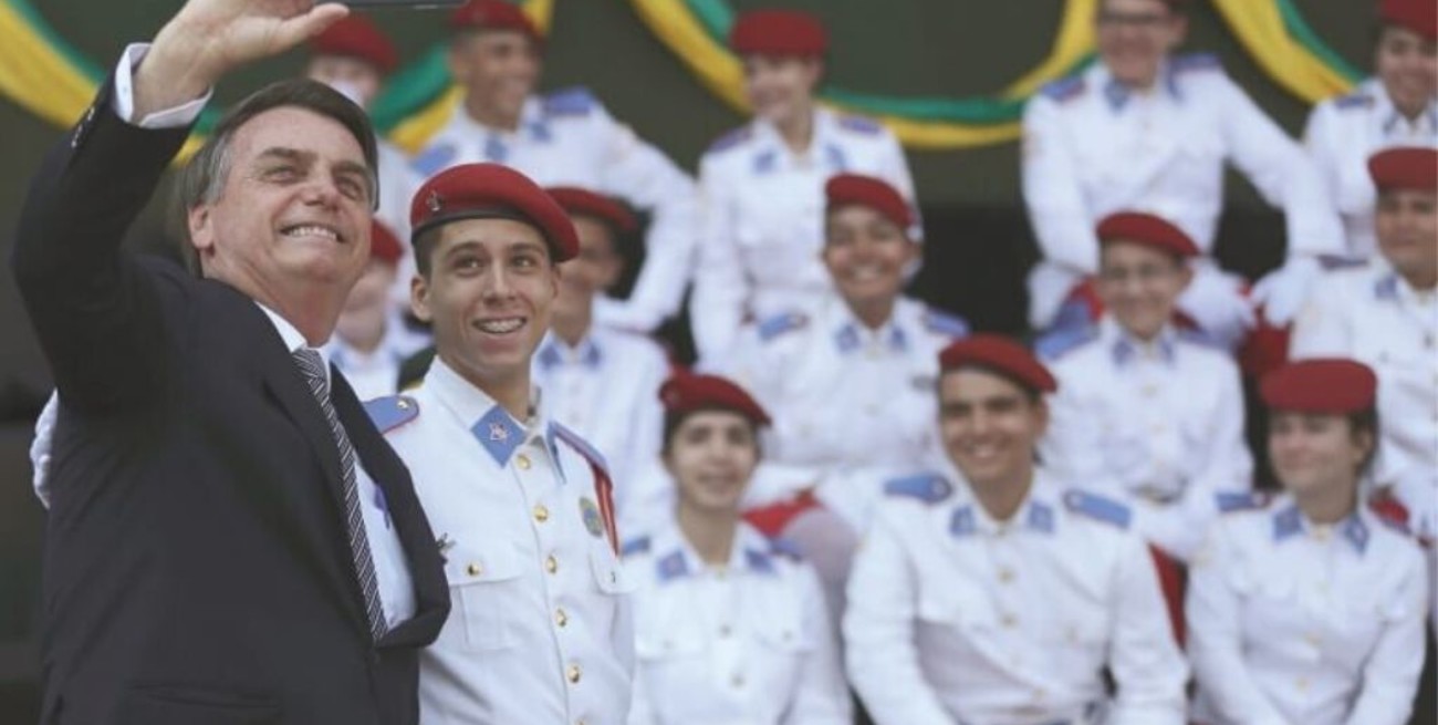 Bolsonaro y un paso más hacia la expansión de un sistema de educación cívico-militar