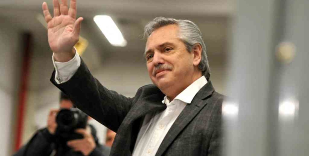 Alberto Fernández felicitó a Luis Lacalle Pou por el triunfo en las elecciones de Uruguay