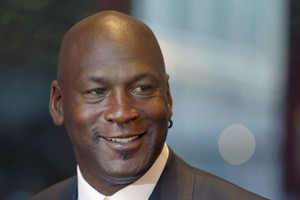 ELLITORAL_223290 |  Charles Rex Arbogast FILE - In this Aug. 21, 2015, file photo, former NBA star and current owner of the Charlotte Hornets, Michael Jordan, smiles at reporters in Chicago. Jordan has made another major donation, pledging $5 million to the Smithsonian's new African-American history museum on the National Mall, officials at the National Museum of African American History and Culture announced Monday, Aug. 8, 2016. (AP Photo/Charles Rex Arbogast, File)