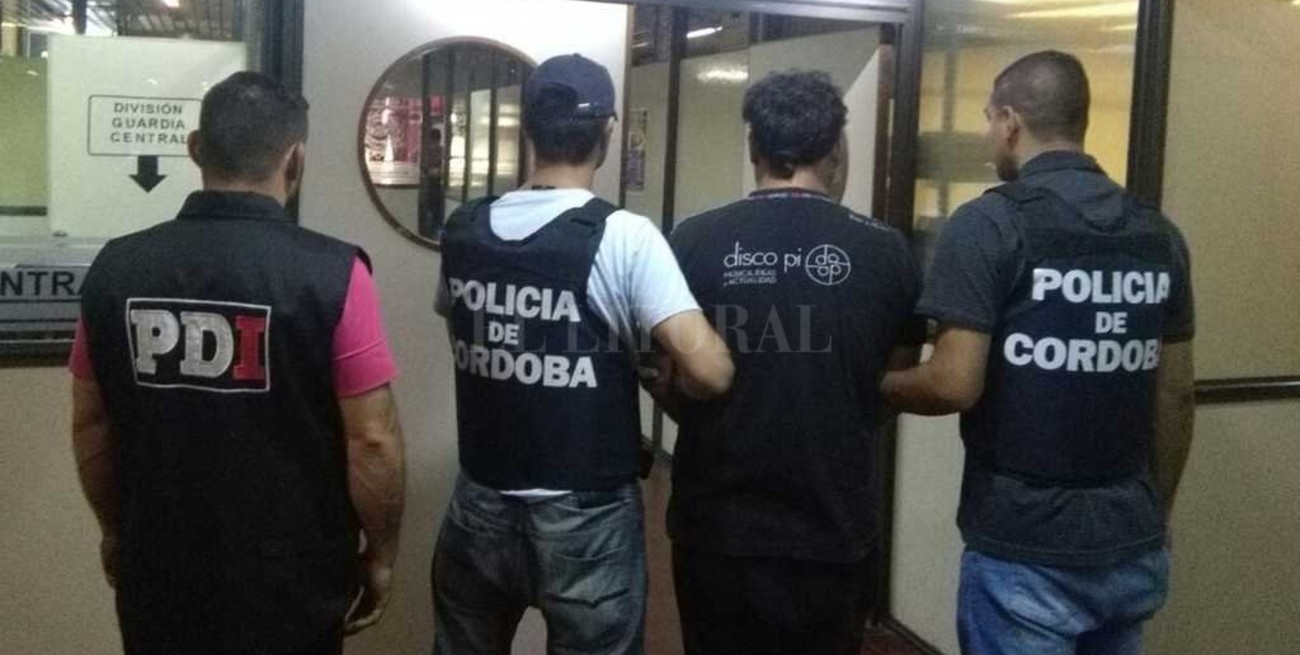 PDI trasladó desde Córdoba a dos hombres vinculados a un robo en Santa Fe