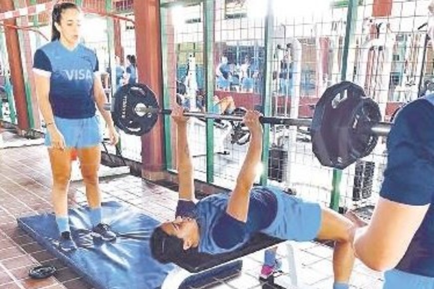 ELLITORAL_373672 |  Gentileza UAR El Seleccionado Argentino Femenino entrena en Tucumán, preparándose para el Repechaje Final que se desarrollará en junio venidero en Montecarlo.