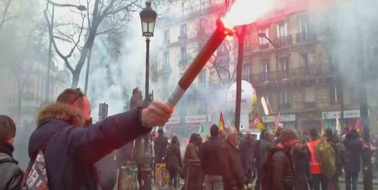 Continúan las protestas en Francia contra la reforma del sistema de jubilaciones