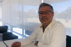 ELLITORAL_304863 |  El Litoral Leonardo Simonutti, la voz principal de Triunfo Tatengue, el grupo político que fue primera minoría en las elecciones del año pasado.