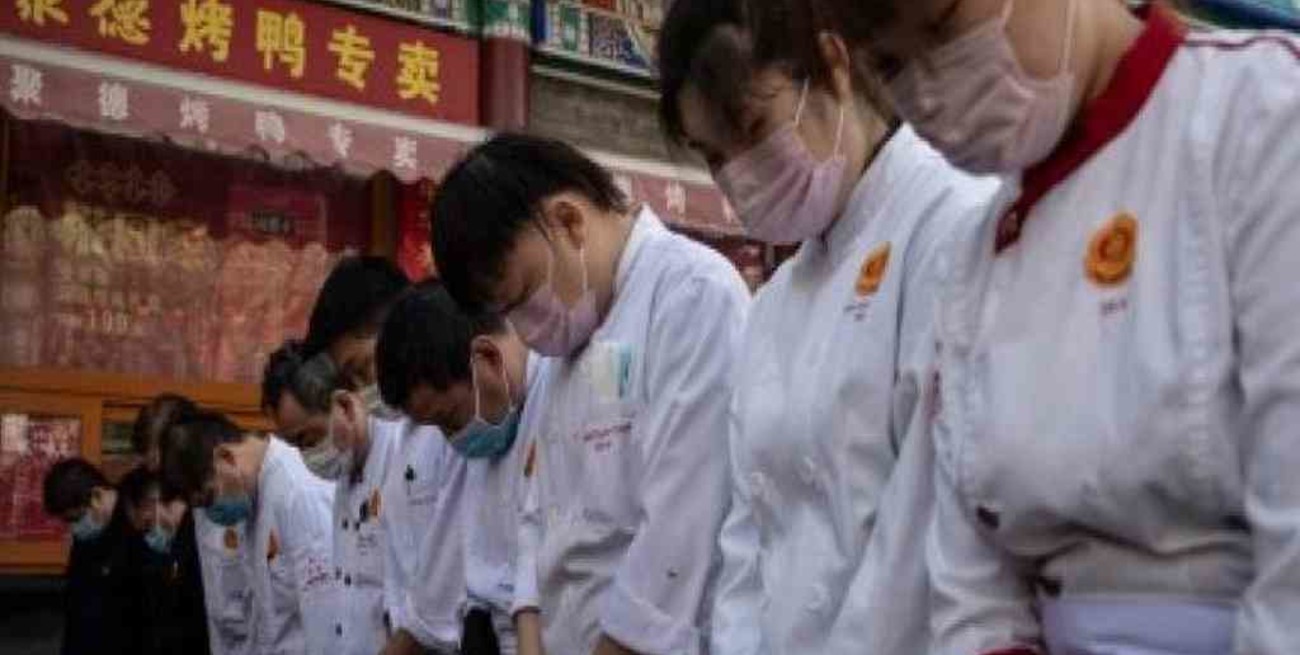 China se paralizó para homenajear a las víctimas del coronavirus