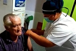 Este lunes comenzará en la provincia el operativo de vacunación para mayores de 90 años 