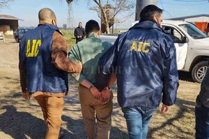 El Litoral El acusado tiene 18 años y fue detenido en horas de la mañana en su casa, en un campo de Colonia Rivadavia.