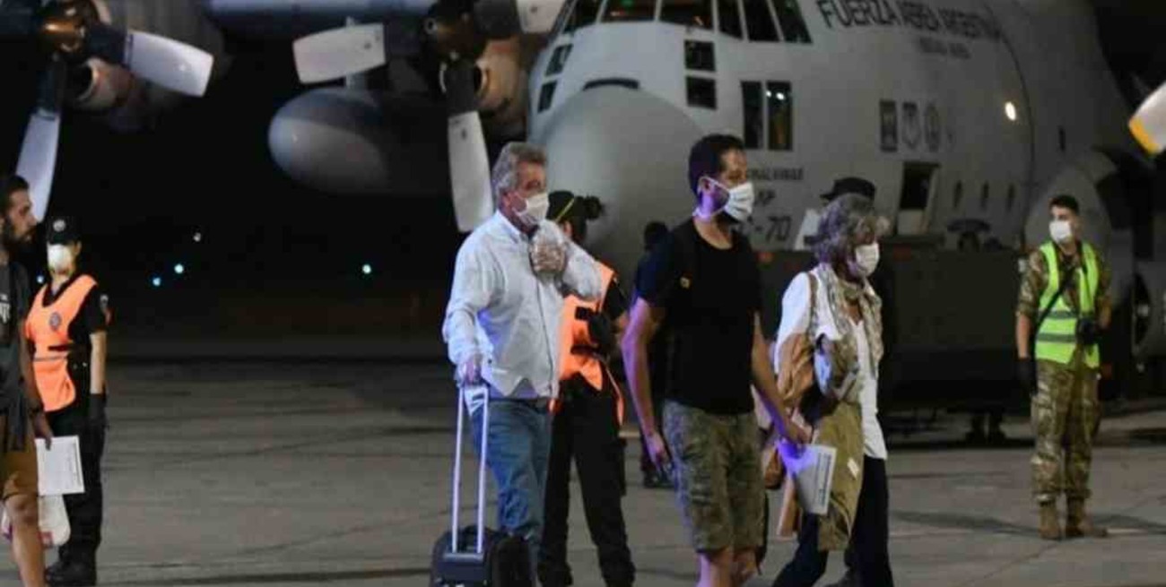 Llegó al país otro avión de la Fuerza Aérea con argentinos varados en Perú