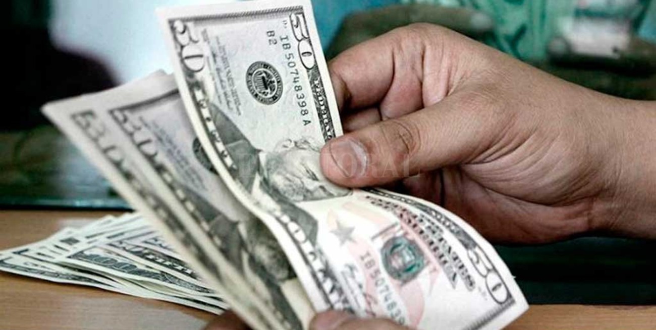 Dólar hoy: abrió en alza y coquetea con los $ 40