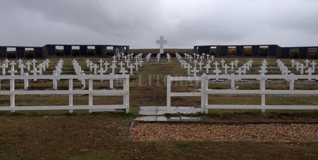 Ya son 103 los soldados caídos en Malvinas identificados en el cementerio de Darwin