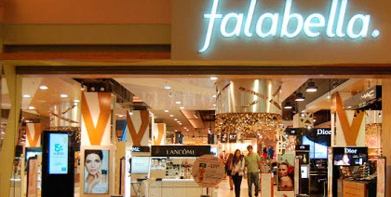 Antes de irse de Argentina,  Falabella rematará computadoras, televisores y más de 10.000 productos