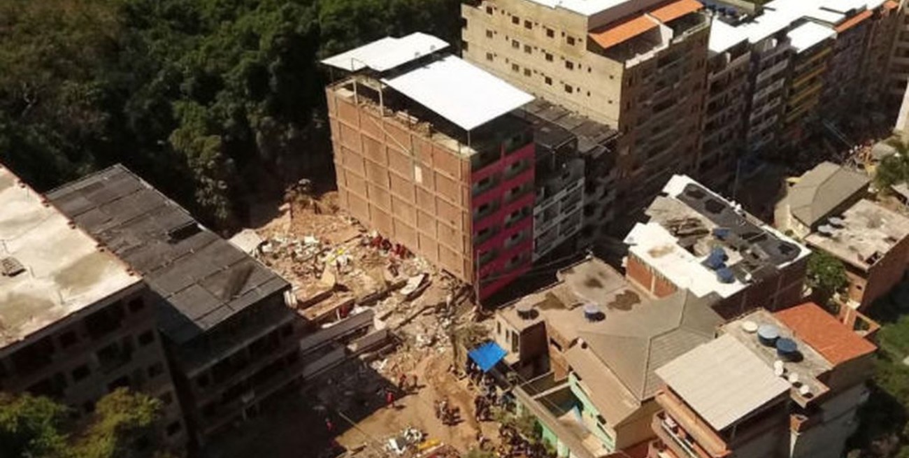 Ascienden a 20 los muertos en Río de Janeiro por el derrumbe de dos edificios