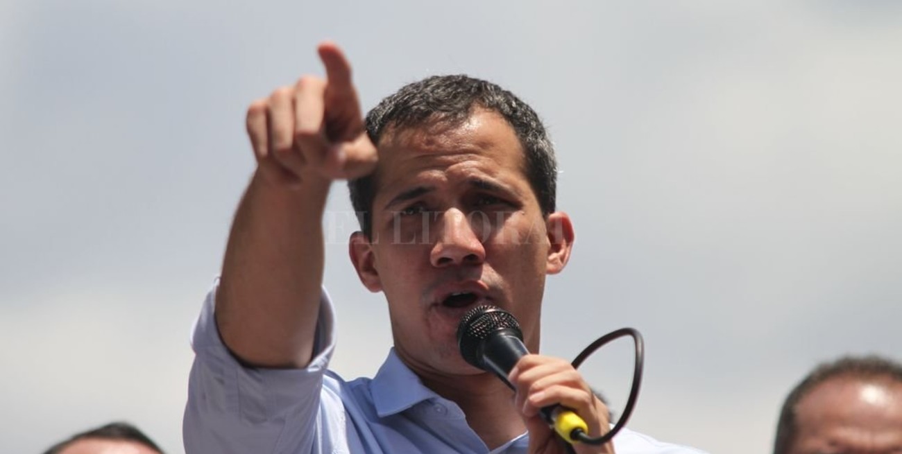 Guaidó dijo que Maduro dio un golpe al Parlamento y llamó a nuevas protestas para el sábado