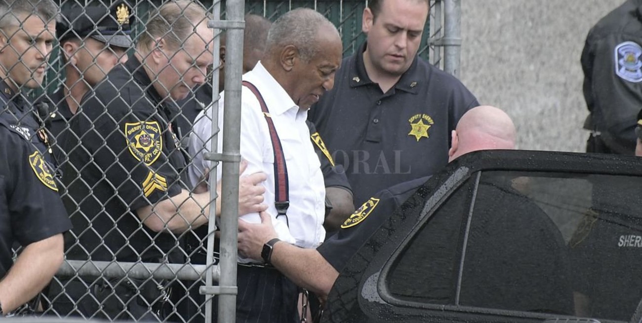 Bill Cosby condenado a entre tres y diez años de prisión por drogar y abusar sexualmente de una mujer