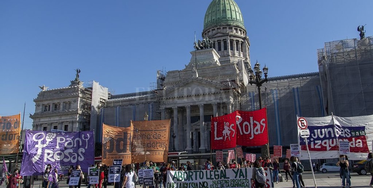 Fernández reiteró su "compromiso" y "convicción" con el proyecto de ley del aborto