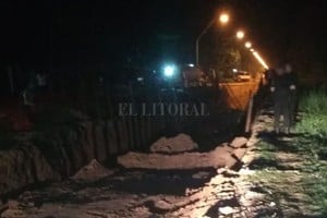 ELLITORAL_232829 |  El Litoral Policías trabajando en la obra en construcción donde ocurrió el homicidio.