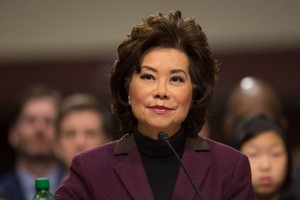 Archivo (FILES) In this file photo taken on January 11, 2017 Elaine Chao appears before the Senate The Senate Commerce, Science and Transportation Committee on Capitol Hill in Washington, DC for her confirmation hearing to be US Secretary of Transportation, January 11, 2017. - Democratic lawmakers announced on September 16, 2019 that US Transportation Secretary Elaine Chao is under investigation, following allegations that she has used her position in President Donald Trump's cabinet to benefit her family's shipping company.
The investigation has the potential to graze the upper echelons of Republican power in Washington as Chao is married to Senate Majority Leader Mitch McConnell, the top Republican in Congress. (Photo by CHRIS KLEPONIS / AFP)CHRIS KLEPONIS/AFP/Getty Images