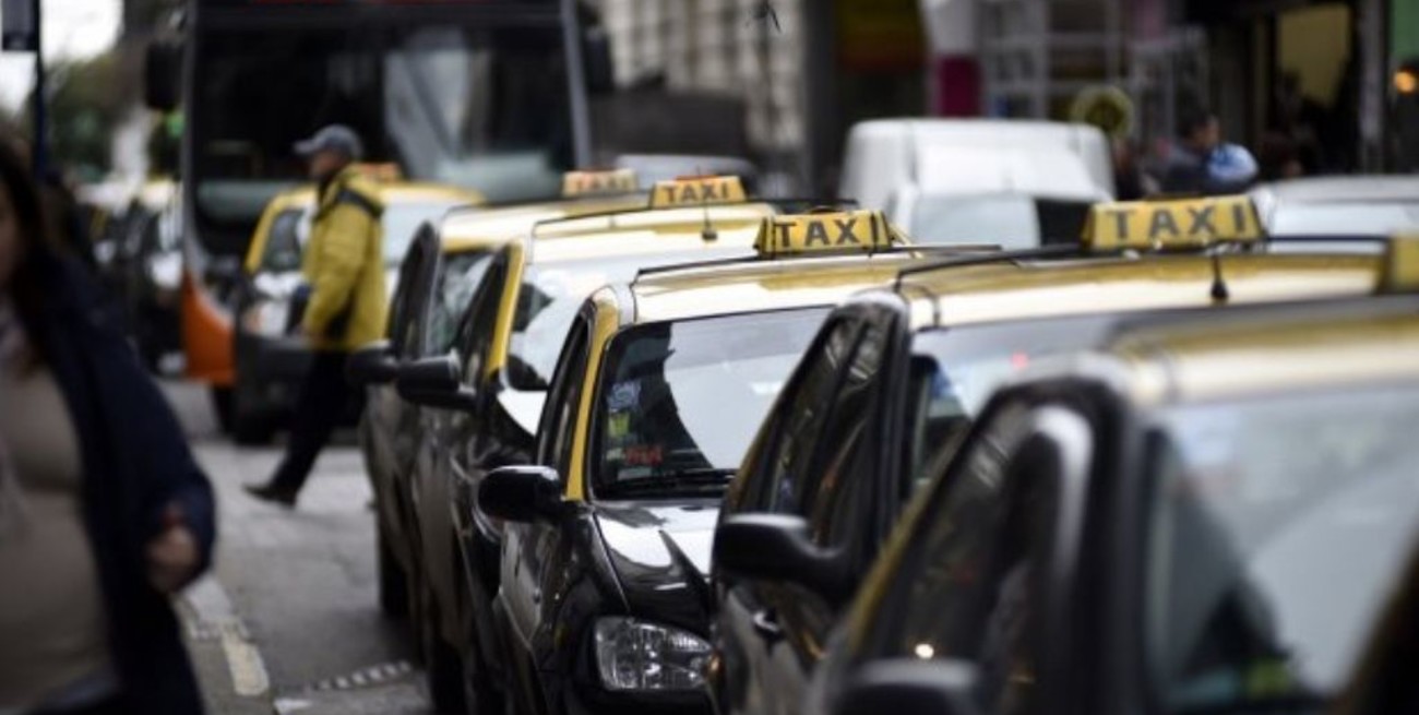 Taxistas de Rosario volvieron a solicitar la instalación de mamparas antivandálicas