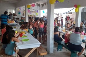 Gentileza Junto a un equipo de colaboradores brinda una copa de leche de Santa Rosa de Lima: Niños del Sol