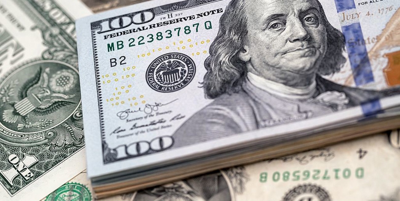 El dólar blue subió $ 3 y se ubicó en $ 156