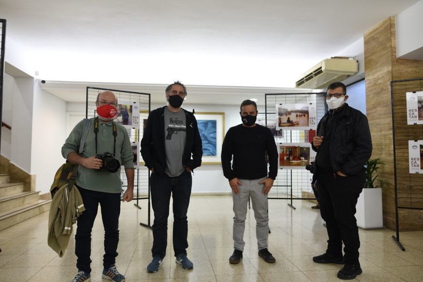 ELLITORAL_373175 |  Gentileza Nuevo aniversario

Inundación de 2003: el Concejo hizo
memoria con una muestra fotográfica

Fue en un acto realizado en la mañana de este jueves para recordar la tragedia hídrica por el desborde del río Salado que azotó la ciudad hace 18 años. Reconocimiento a organizaciones de derechos humanos y un conversatorio virtual.
Gentileza