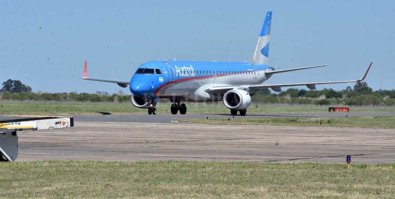 Después de más de siete meses, volvieron los vuelos entre Santa Fe y Buenos Aires