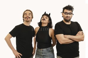 Gentileza producción Mariana Cumbi Buztinza, Tomás Cutler y Gabriel Gavila presentan Fucking impro , un espectáculo interactivo.