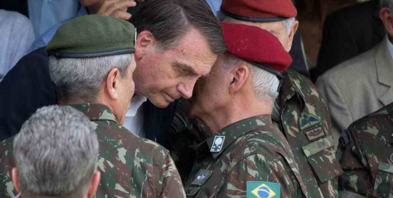 Renunció toda la cúpula de las Fuerzas Armadas de Brasil